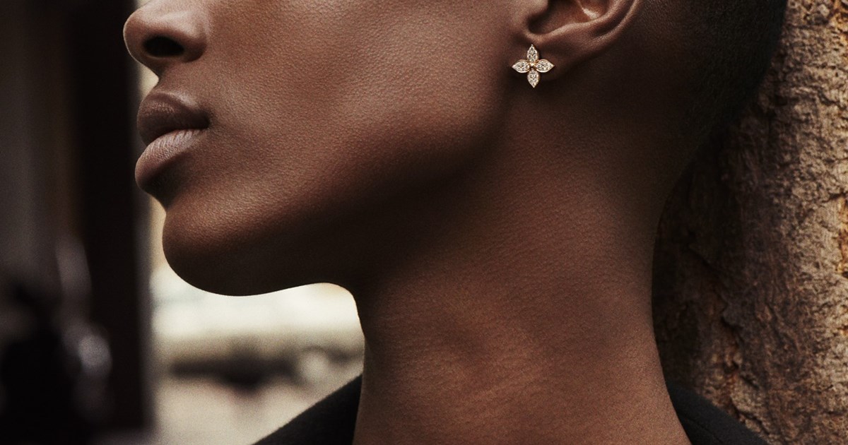 Louis Vuitton Earrings Pierced Stud Drop Dangle Heart LV Mark Logo