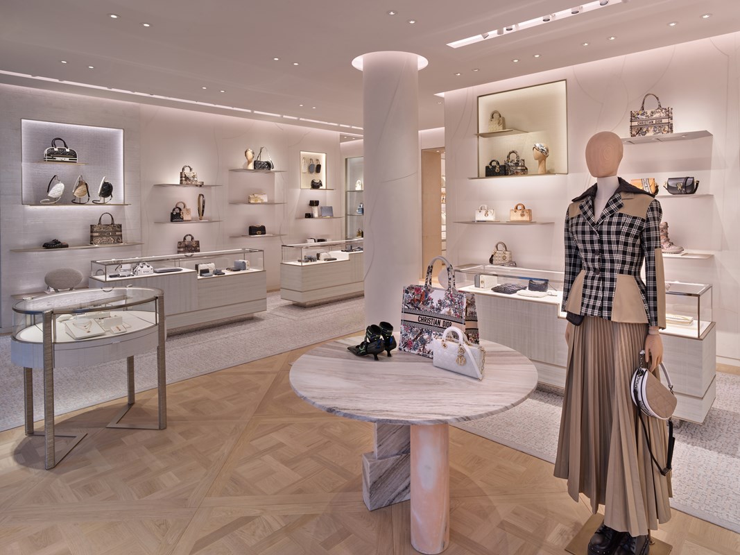 TAKE A LOOK INSIDE THE STORE: DIOR